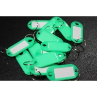 Брелок для ключей пластмассовый 50х22мм