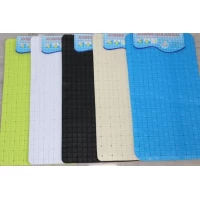 Резиновые коврики в ванную с присосками клетка