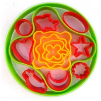 Набор форм для печенья из пластика (13 форм + коробочка для хранения)