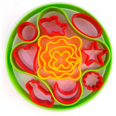 Набор форм для печенья из пластика (13 форм + коробочка для хранения)