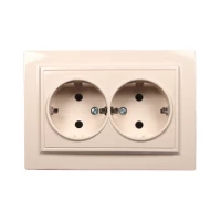 Розетка двойная с заземлением 16А, термопластик, Enzo латте