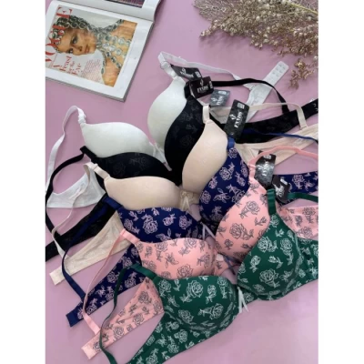 Гладкий бюстгальтер на поролоне C 16033 Гладкий бюстгальтер на поролоне C 16033