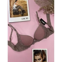 Гладкий бюстгальтер с ажурной вставкой на поролоне C 809