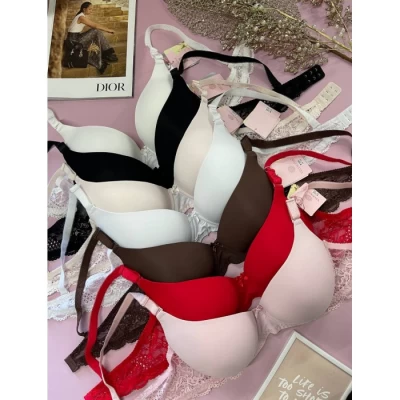 Гладкий бюстгальтер на поролоне E 829 Гладкий бюстгальтер на поролоне E 829