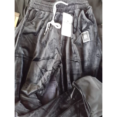 Брюки женские велюровые с карманами, с пчелой 2XL - 5XL Kenalin