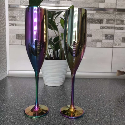 Пара бокалов для шампанского(220мл) радужные произ-во Чехия Bohemia