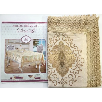 Золотая скатерть с люрексом и кружевом 160х220 см Золотая скатерть с люрексом и кружевом 160х220 см