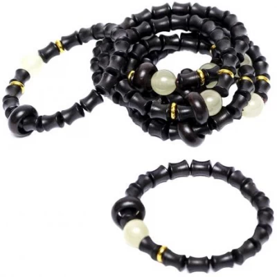 Браслет 011 из бусин на резинке.