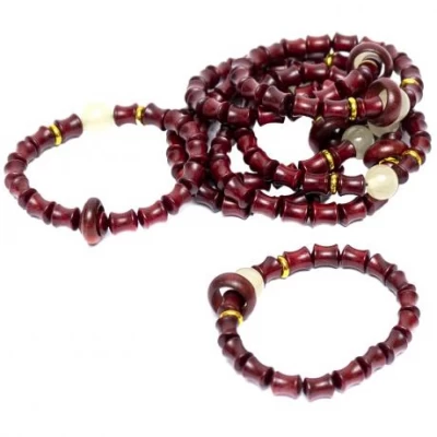 Браслет 012 из бусин на резинке.