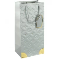 Пакет подарунковий 38х18х13см з тисненням та золотим декором Пляшка SILVER HL-1898 Пакет подарунковий 38х18х13см з тисненням та золотим декором Пляшка SILVER HL-1898