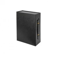 Подарункова коробка 28,2×20,9×9,2 см з ручкою BLACK HL-224 Подарункова коробка 28,2×20,9×9,2 см з ручкою BLACK HL-224