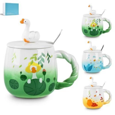 Чашка с крышкой и ложкой 