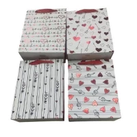 Пакет подарочный бумажный M 