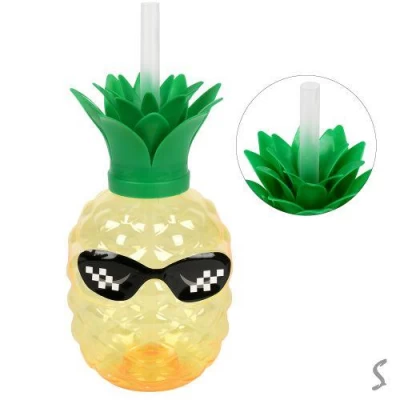 Стакан с крышкой и трубочкой 