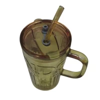 Стакан с крышкой и трубочкой 