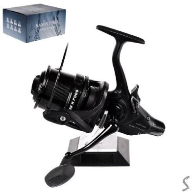 Катушка карповая с бэйтранером 