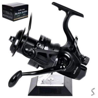 Катушка карповая с бэйтранером 