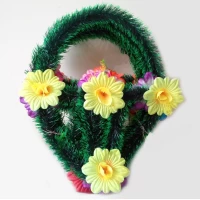 Венок "Лютик", размер 40х50см, цветы в ассортименте