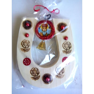 Подкова деревянная