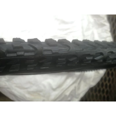 Покрышка для велосипеда GENERAL 28 шипованная