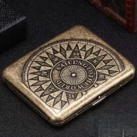 Металлический портсигар с гравировкой компаса и надписью Sailing to the World HL-702-4 / 7023-4