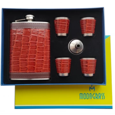 Подарочный набор фляга 9 унций + 4 рюмки по 30 мл + воронка TZ-51-2 Подарочный набор фляга 9 унций + 4 рюмки по 30 мл + воронка TZ-51-2