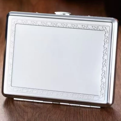 Металлический портсигар на 20 сигарет с гравировкой по краям HL-704-1 Металлический портсигар на 20 сигарет с гравировкой по краям HL-704-1