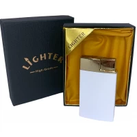 Газовая ветрозащитная зажигалка в подарочной коробке 