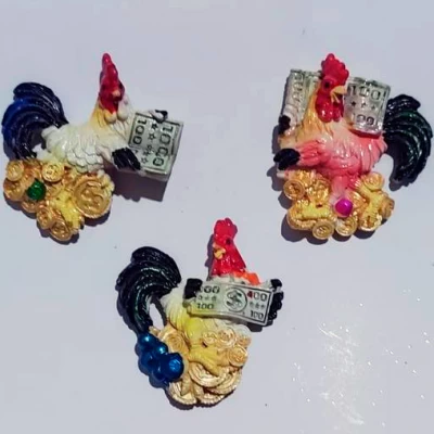 Магнит на холодильник Петух с монетами 