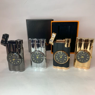 Зажигалка с встроенными кварцевыми часами 