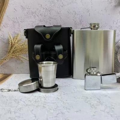 Подарочный набор с флягой (540 мл) в чехле: стопка-трансформер 60 мл + зажигалка HPB-18-1