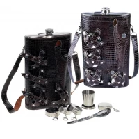 Большая фляга-набор в кожаной сумке-чехле 8 предметов (1892 мл) PT-64A