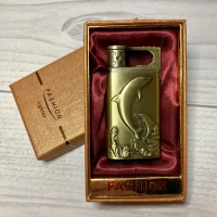 Зажигалка в подарочной коробке Дельфины 