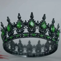 Декор для торта Корона D12 черная с зелеными камнями
