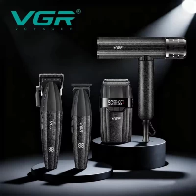 Комплект VGR 4 в 1 V-640 S4 BLACK, машинка для стрижки (clipper), триммер, электробритва (шейвер), фен