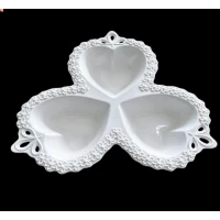 Фарфоровая менажница на три секции