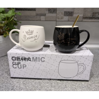 Набор чашек (350мл)черная и белая +2ложки