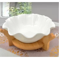 Блюдо фарфоровое на бамбуковой подставке (20,5см)