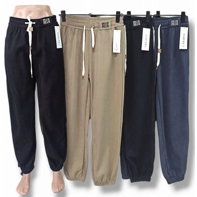 Брюки жіночі спортивні демісезонні. CLOVER. Тканина мікровільвет, знизу на манжеті ( гумка). Норма. Розміри: M-3XL ( 46-54).