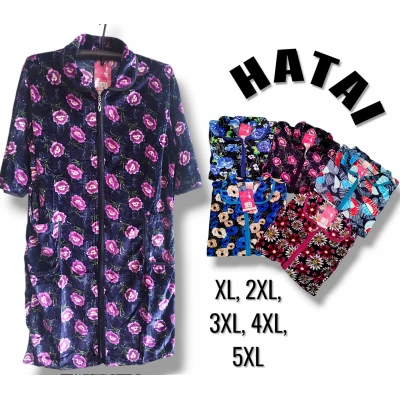 Xалат жіночій велюровий.Фірми HATAI . Норма. Застібається на блискавку, рукав 3/4. Розміри: XL-5XL. Xалат жіночій велюровий.Фірми HATAI . Норма. Застібається на блискавку, рукав 3/4. Розміри: XL-5XL.