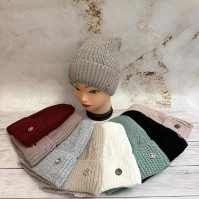 Шапка жіноча На флісі. Розмір 56-58 Шапка жіноча На флісі. Розмір 56-58