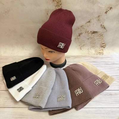 Шапка жіноча Віскоза на флісі. Розмір 56-58 Шапка жіноча Віскоза на флісі. Розмір 56-58