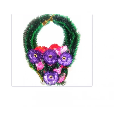 РИТУАЛЬНЫЙ ВЕНОК "КАПЛЯ" РОМАШКА ЦВЕТНАЯ 11СМ (А-9)