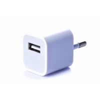 Блок питания 5Вт/1А (USB, разные цвета) (c-75) 