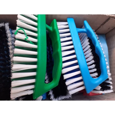 Щётка хозяйственная с ручкой Щётка хозяйственная с ручкой