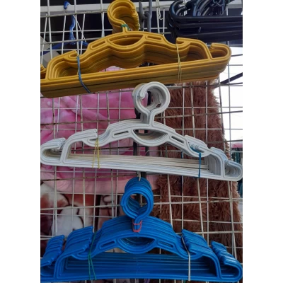 Вешалка (тремпель, плечики) детские для одежды Вешалка (тремпель, плечики) детские для одежды