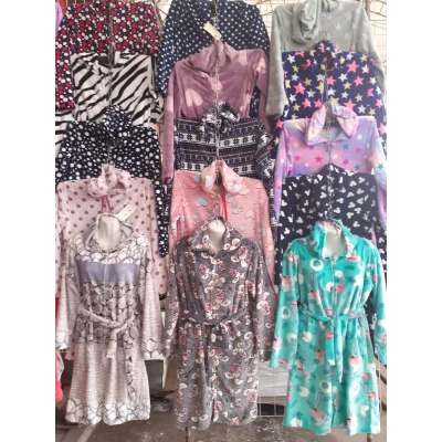 Халат махровый на молнии с капюшоном. размер 44-58