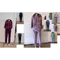 Костюм женский велюр. Раз.ряд : 44;46;48