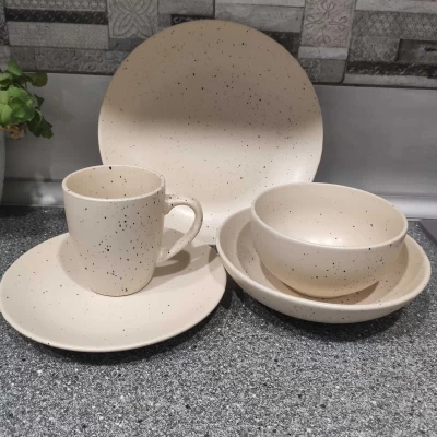 Набор посуды для обеда