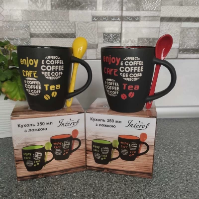 Керамическая чашка(350мл) в подарочной упаковке с ложкой